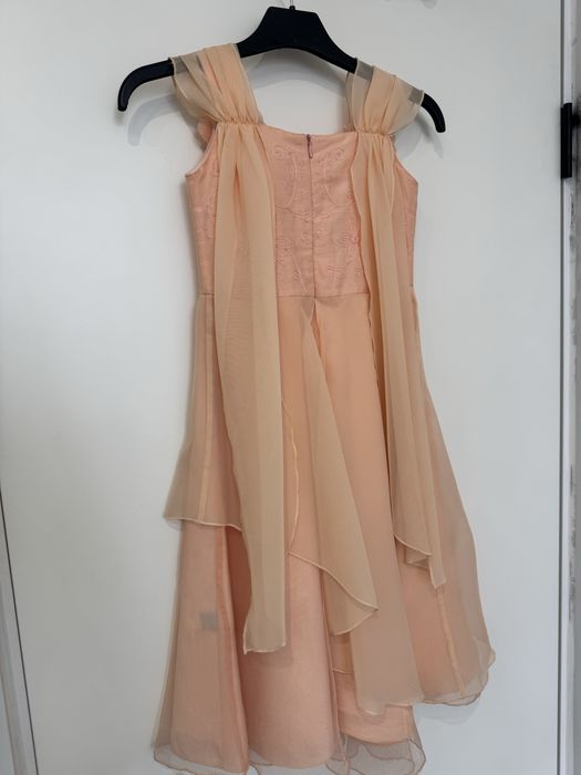 Нарядные платья для девочки