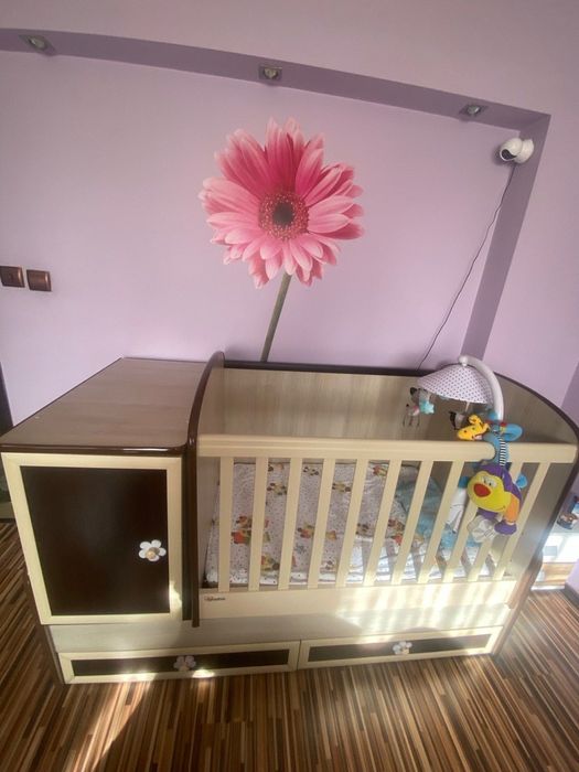 Трансформиращо се бебешко легло