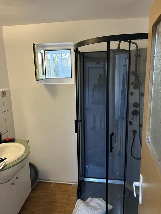 Inchiriez apartament