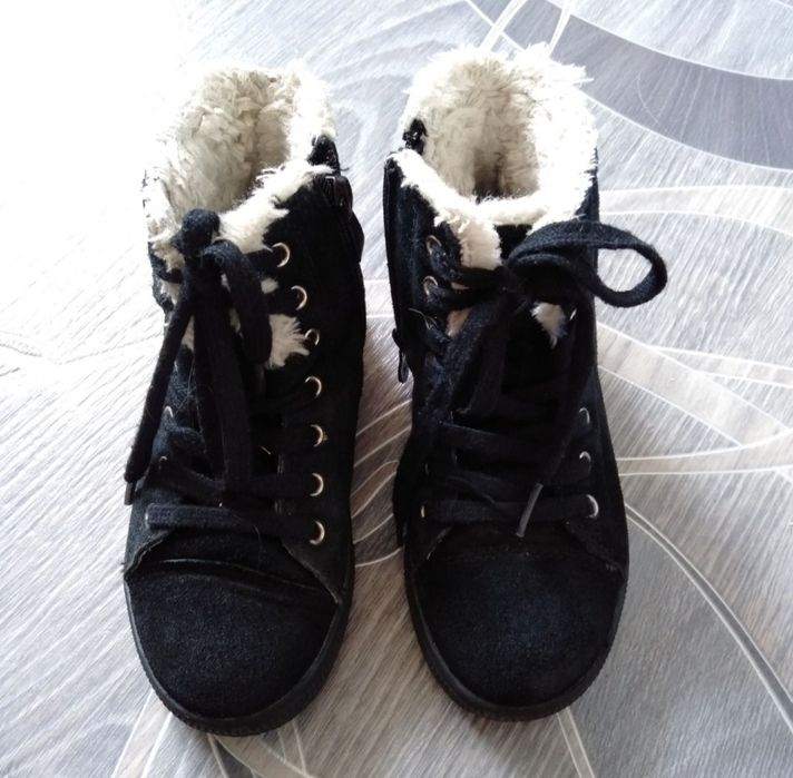 Продам демисезонные ботиночки