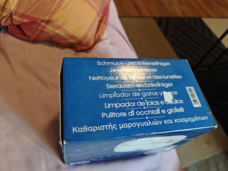 Ултразвукова вана за почистване на бижута и очила.