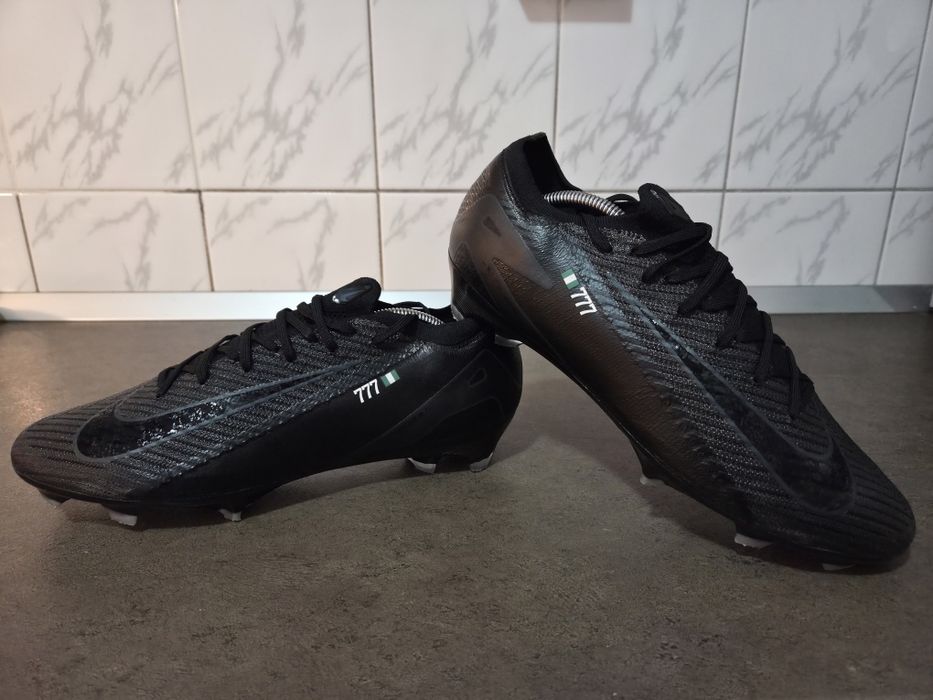 Vand ghete de fotbal ptofesionale Nike Mercurial Vapor 16 Pro FG in stare impecabila