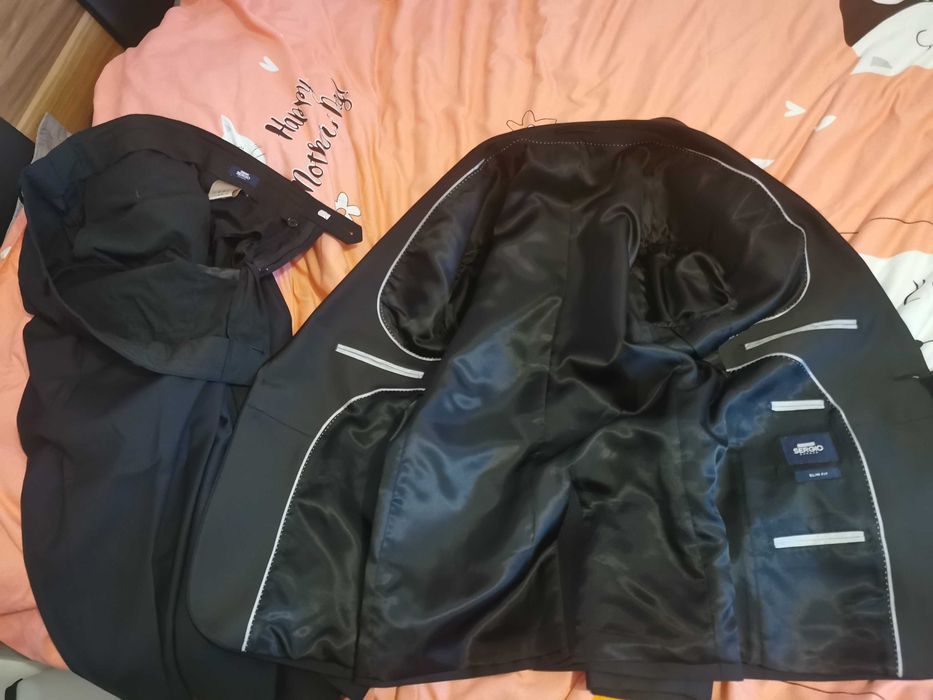 Costum ginere purtat o singura data