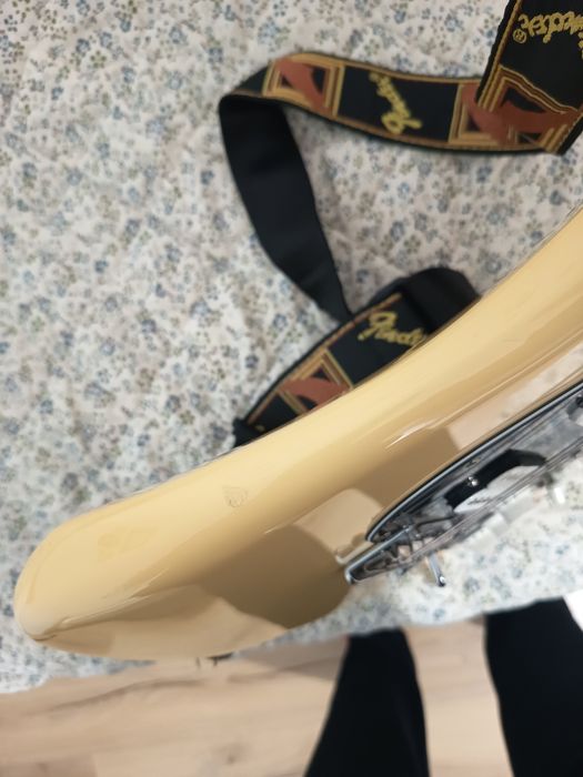 Fender player Stratocaster HSH