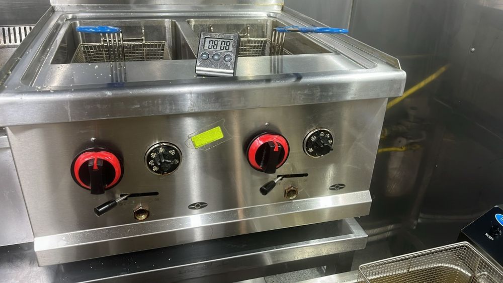 Friteuza dubla gaz Sh garantie -negociabil