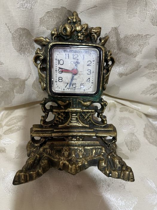 Продаётся каминные часы