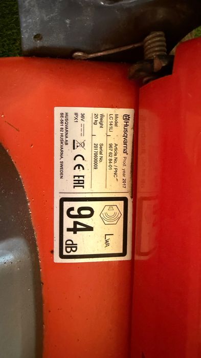 Husqvarna LC141Li 36V акумулаторна косачка + BLi300 батерия + зарядно