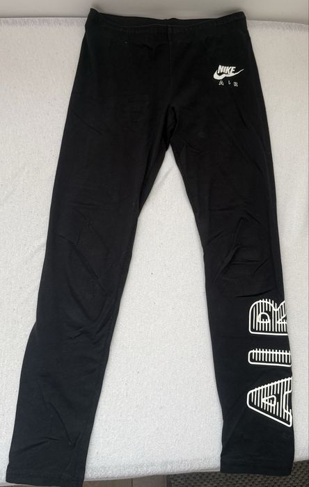 Черен клин на Nike