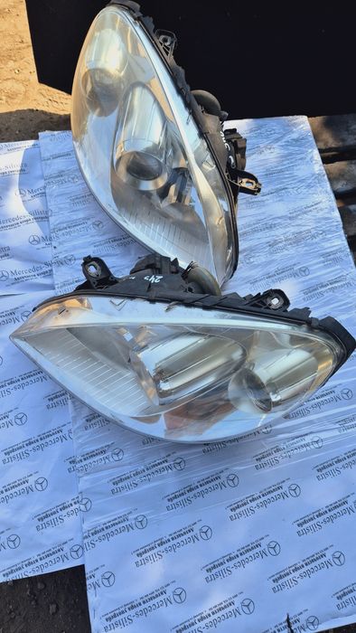 W245 Фарове Б класа ляв и десен налични