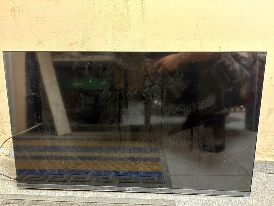 Телевизор Yasin slim 32'