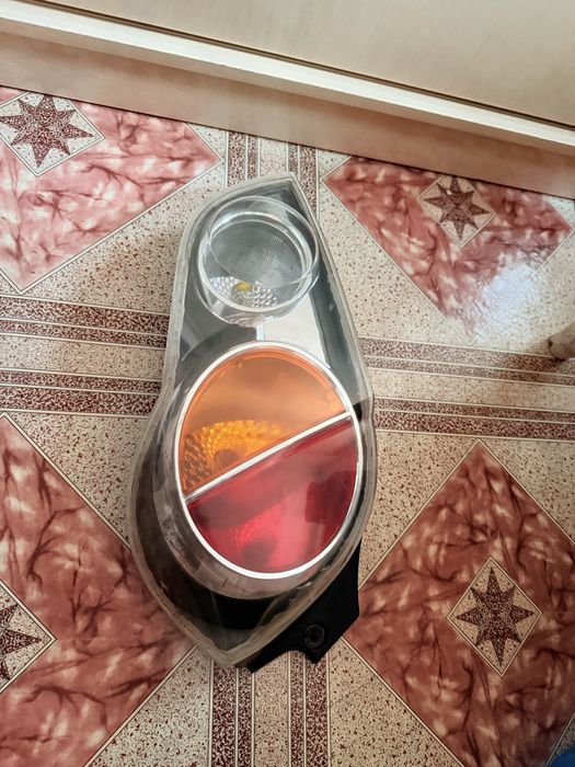 Продается задняя фара на SPARK