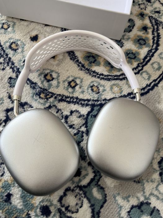 AirPods Max with Smart Case