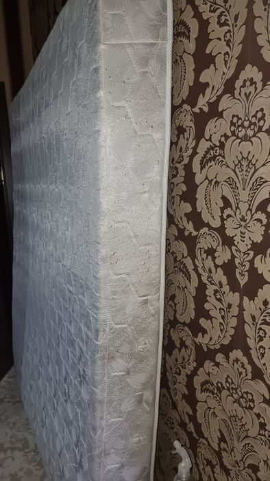 продается матрас  б/у.