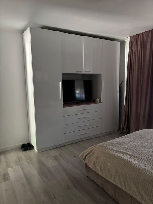 Vand casa mobilata