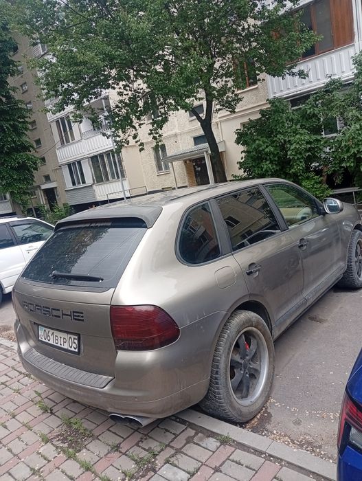 Продам автомобиль порш каен