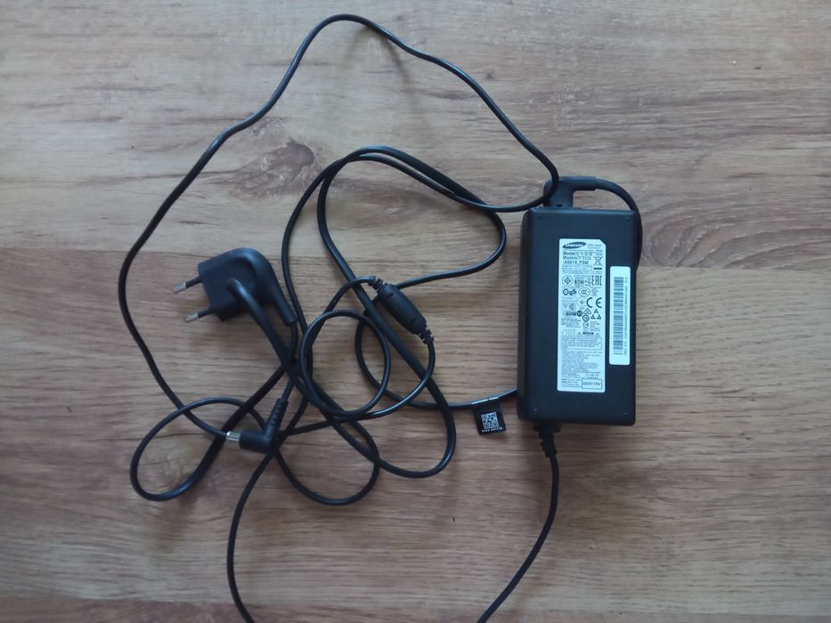 Încărcător alimentator laptop tv monitor Samsung 19v 3,47a