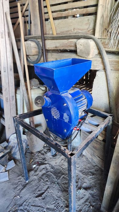 Masina de maruntit furaje / Masina uruiala