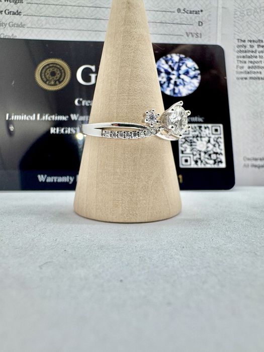 Сребърен пръстен с мойсанит (Диамант) 0.5 карата