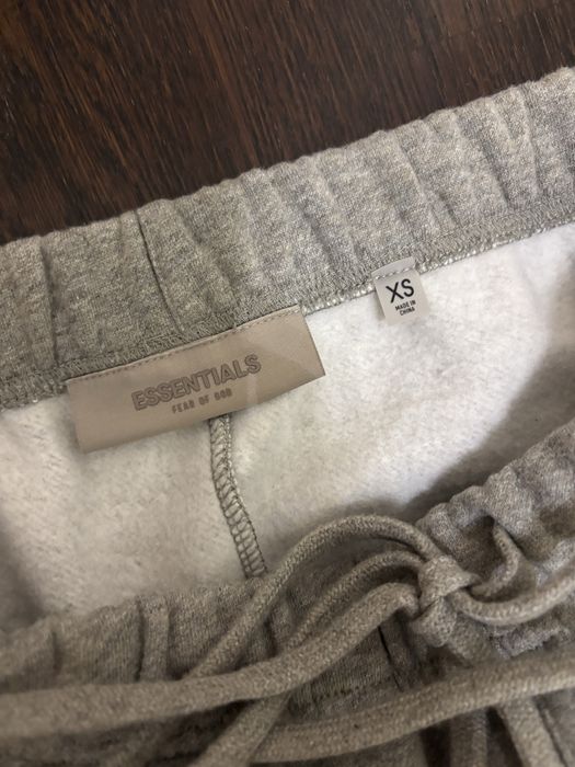 Pantaloni essentials lungi