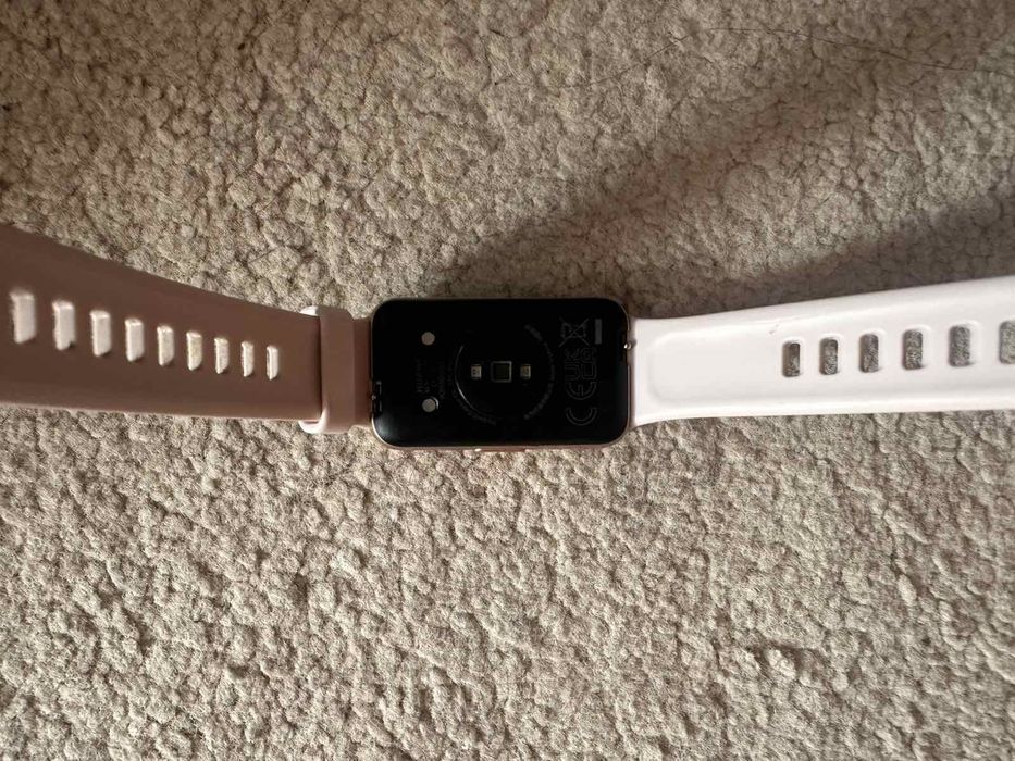 Смарт гривна Huawei Band 7