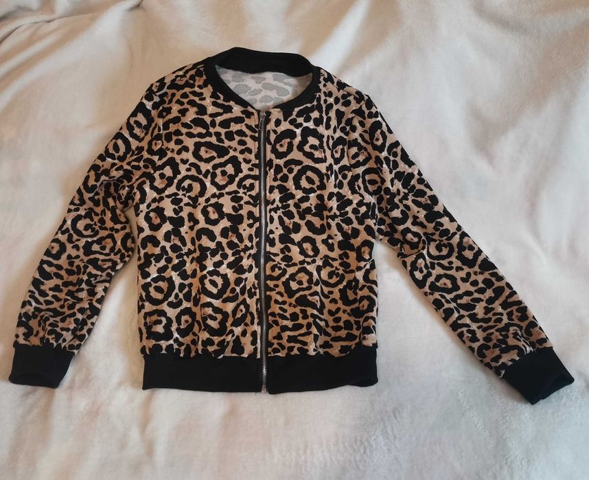 Дамско яке в актуален тигров принт