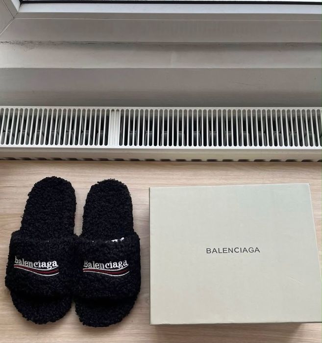 Slapi balenciaga