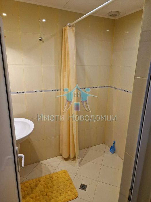 Двустаен, Шумен, Пазара