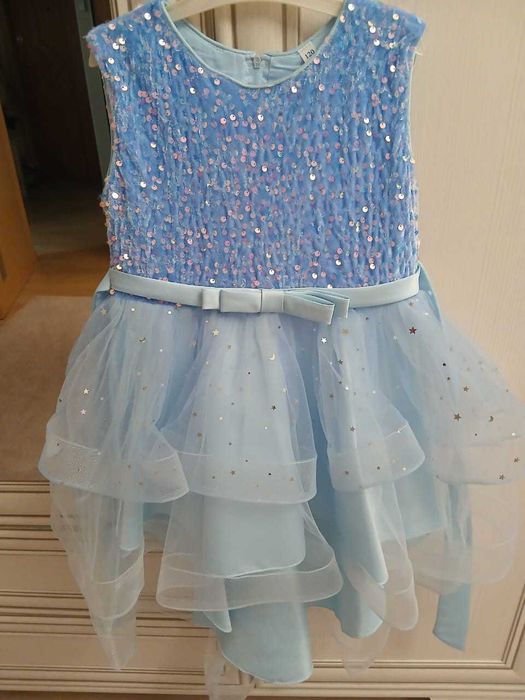 Нарядные платья на девочку 4-6 лет