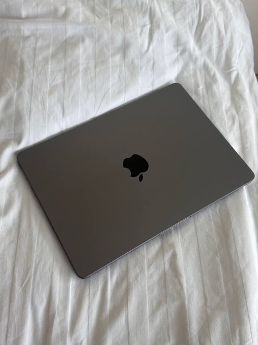 MacBook Air 13.6