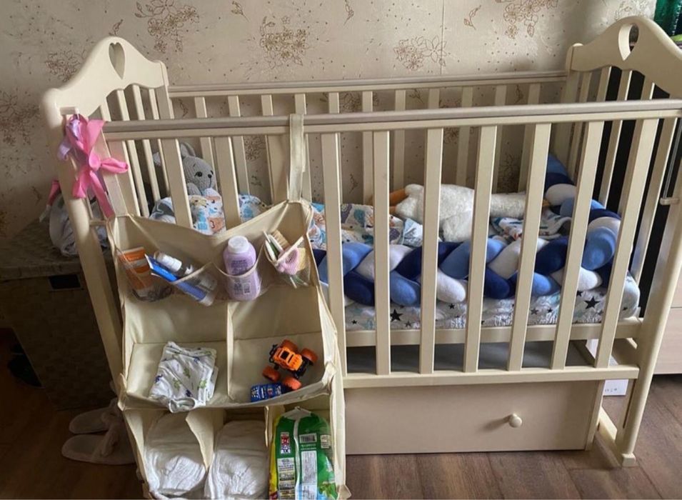 Детская кроватка