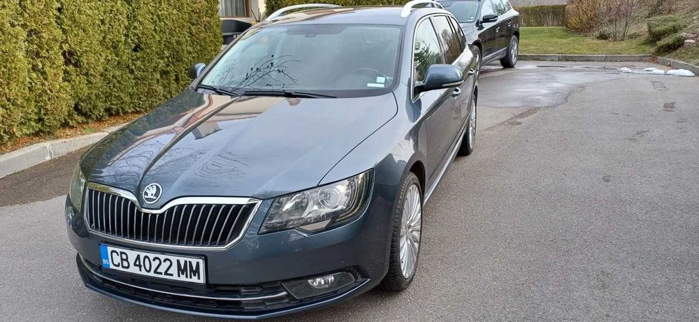 Skoda Superb Combi 4x4  ГАРАЖНА
