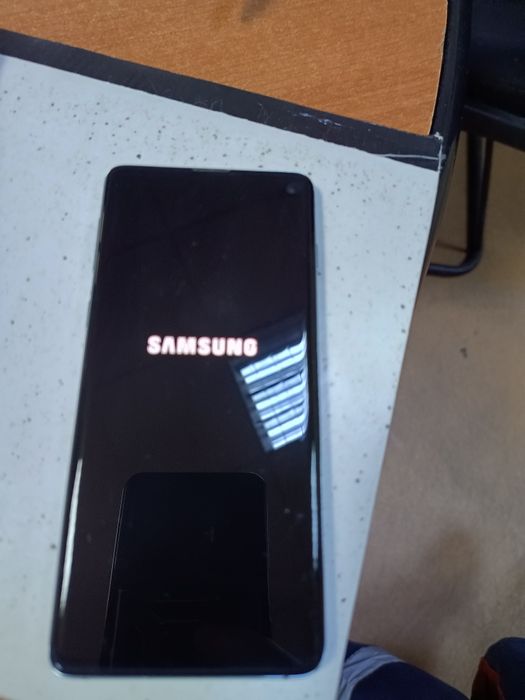 iPhone 11 128 Samsung s10 Honor 70 lite