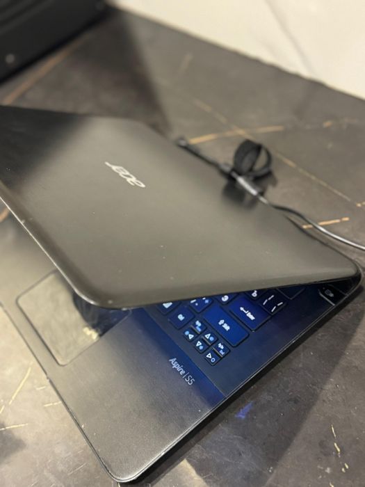 Ноутбук Acer Intel Core i5 / 4GB RAM