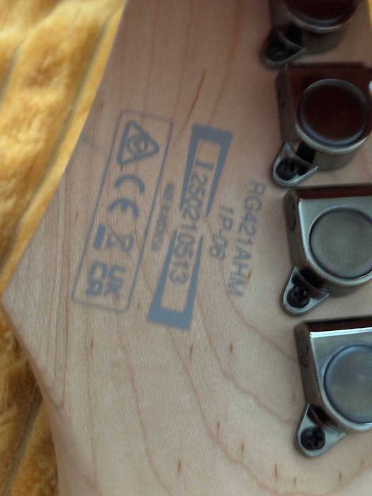 Электрогитара  Ibanez  RG421AHM