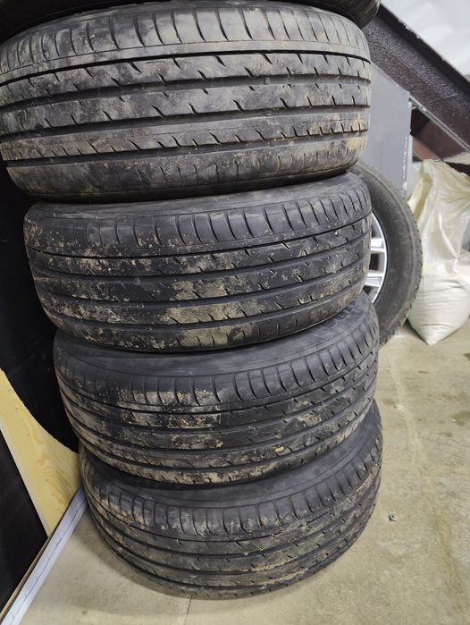 Продам б/у резину 235/60/18