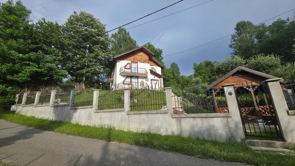 Casa de vacanta/locuinta permanenta direct proprietar linga Pucioasa