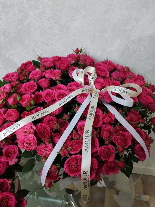 Цветы свежие только подарили