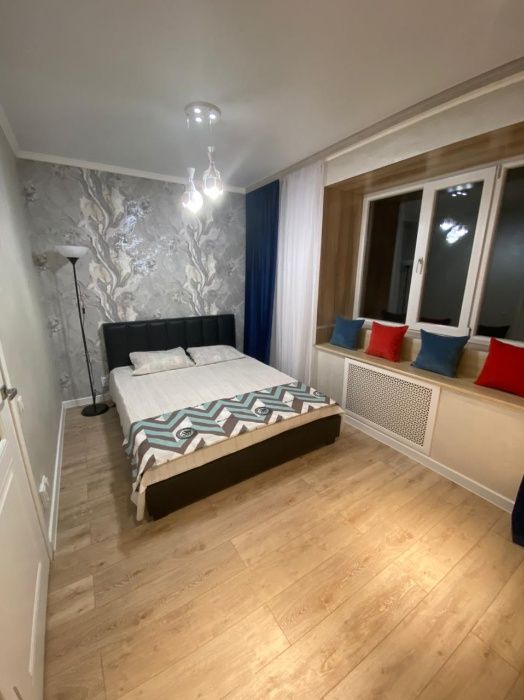 Сдам 1 ком. дизайнерскую квартиру центр ярмарка вокзал артур почасам