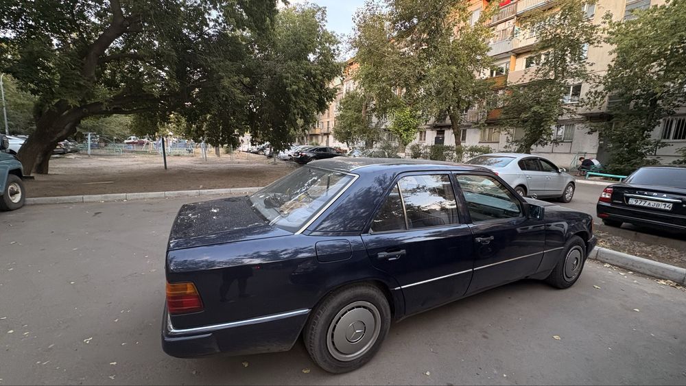 Продам Мерседес 124 E200