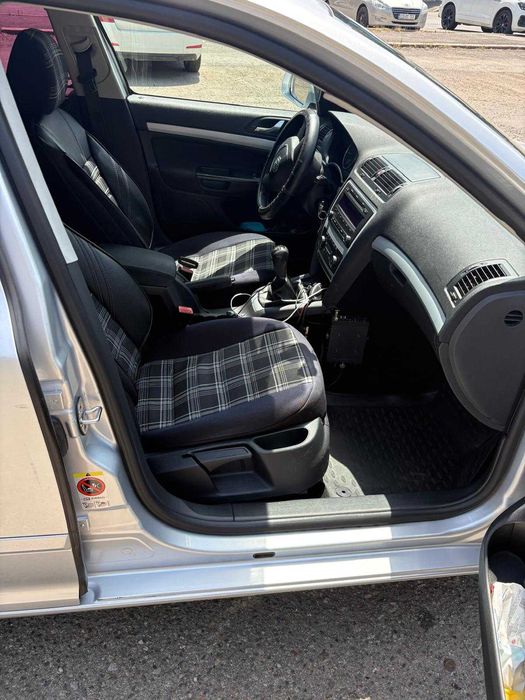 Vând SKODA Octavia II Facelift