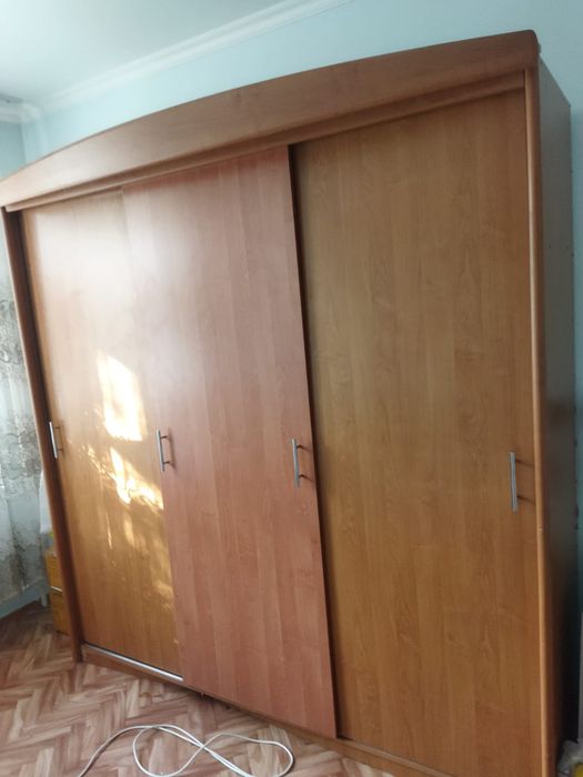 Продается мебель б/у шкаф ,кровать ,диван