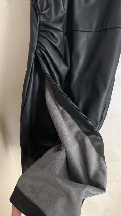 Къса кожена черна рокля Zara