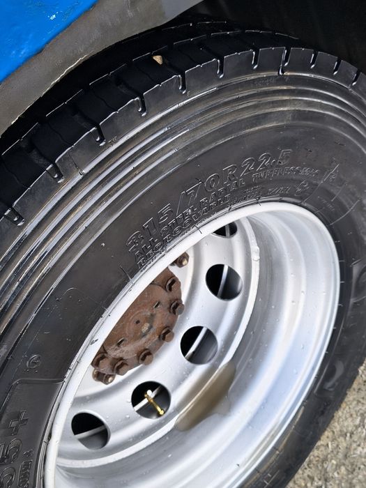 Camion cu macara MAN