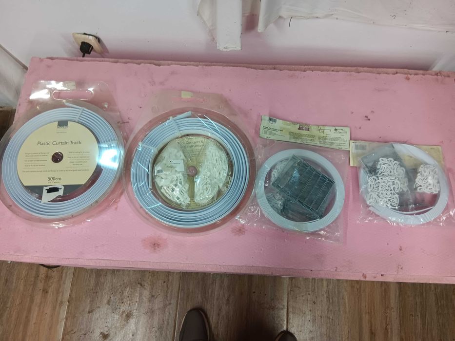 Гъвкави корнизи за баня и стая