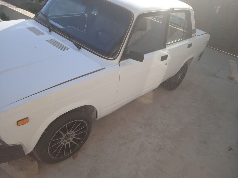 Жигули 07 срочна сотилади