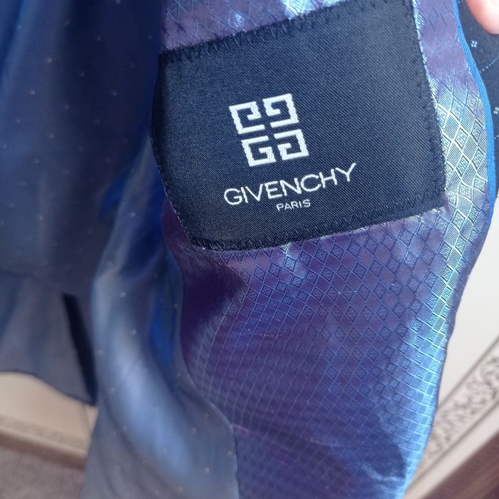 Продам костюм ( пиджак)