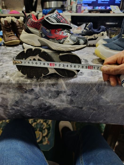 Детская обувь в хорошем состоянии привезённая из Кореи