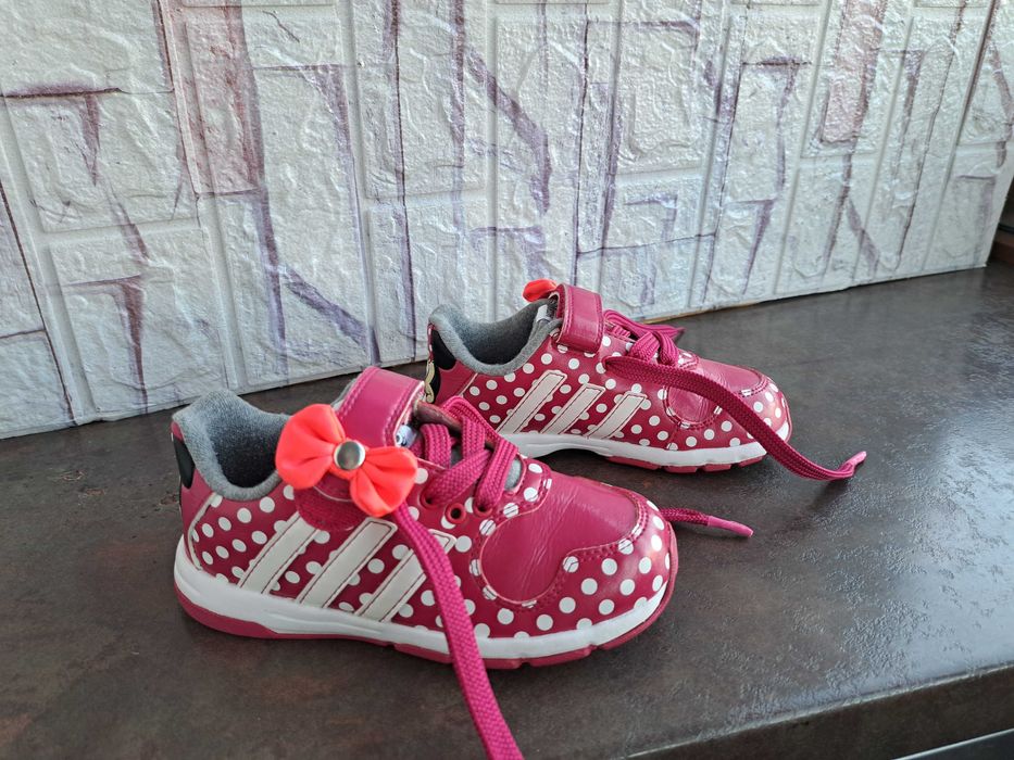 детски маратонки,кецове,спортни обувки,Adidas,ном.27,момиче,адидас