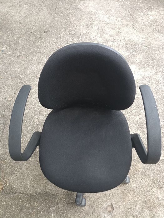 Стол за настолен компютър