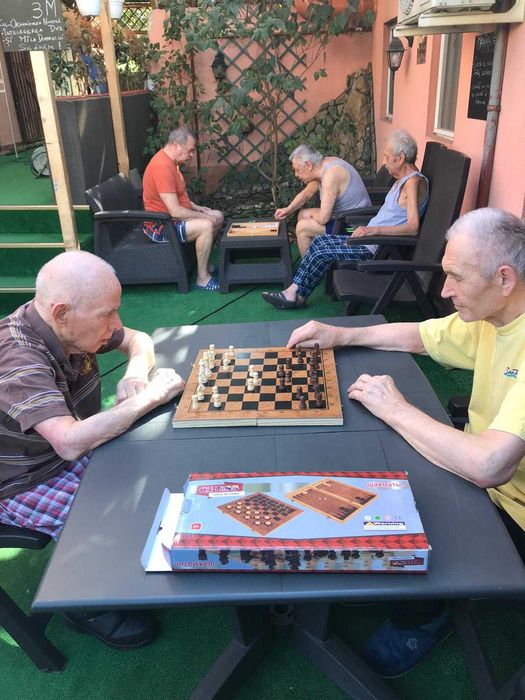 "Acasă la bunici" - un cămin de îngrijire bătrâni modern şi spaţios